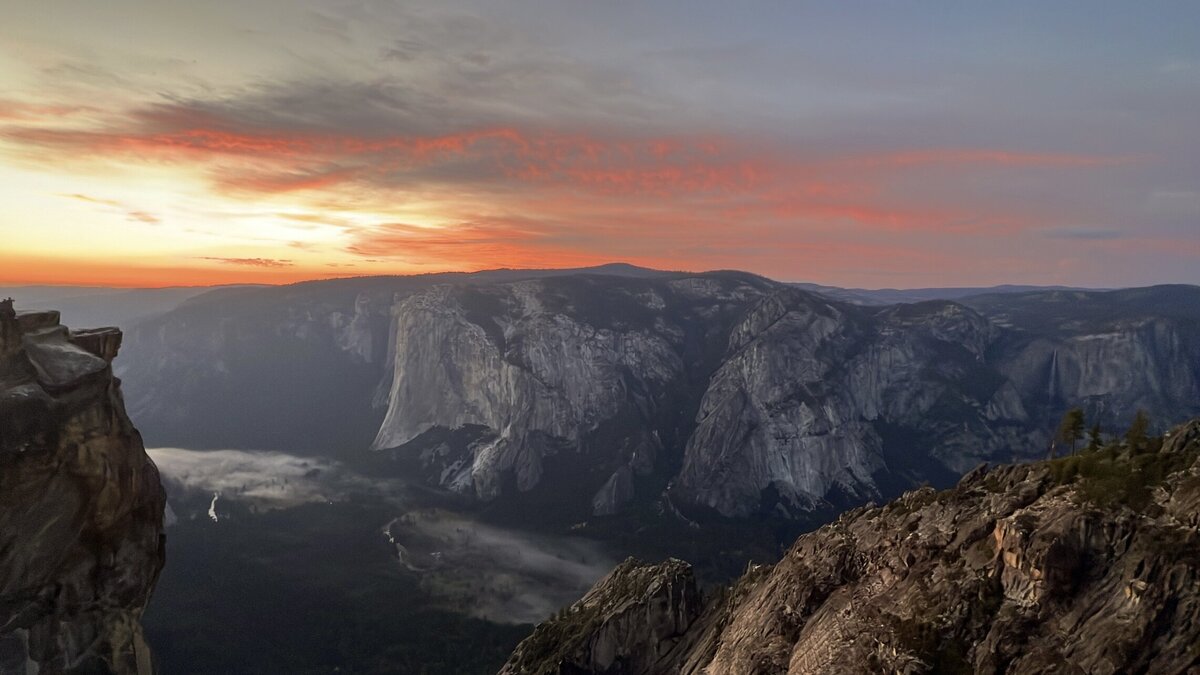 Bridal bouquet during Yosemite elopement with mountain views