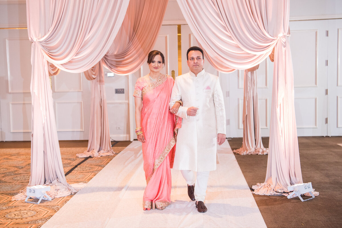 Maha_Studios_Chicago_Wedding_Photography_Drury Lane_ Oakbrook_Yanni Designs_ Sabyasachi Bride_19