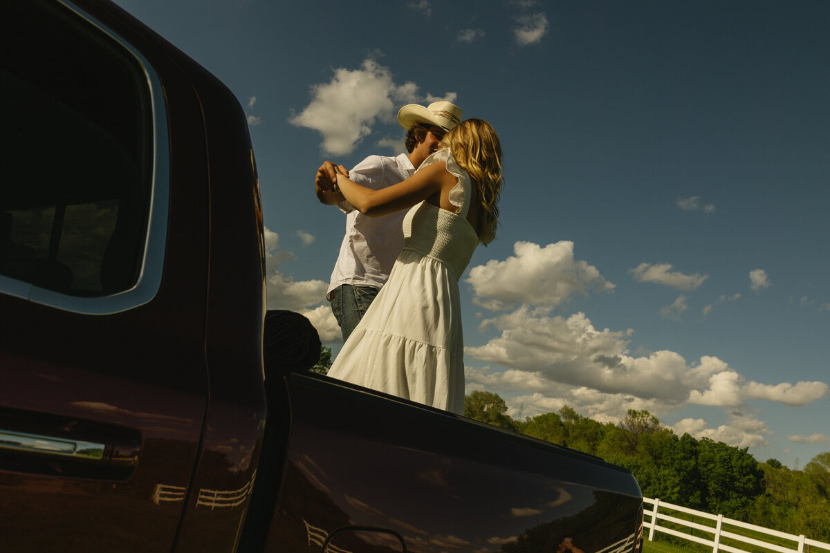 Picnic engagement photoshoot, western cowboy engagement photos, RCC Photography-06