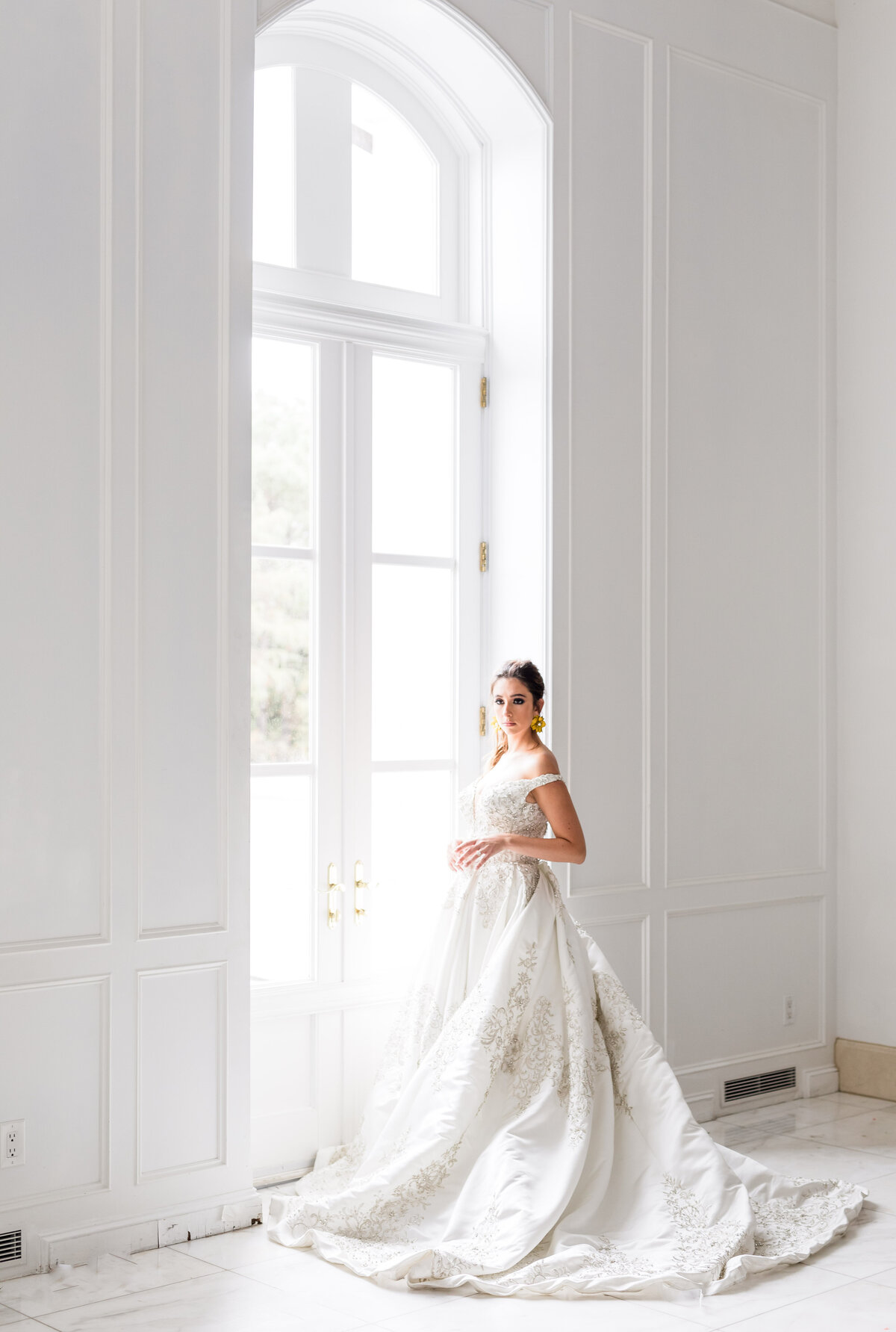 Light and Airy Luxury Bridal Photos
