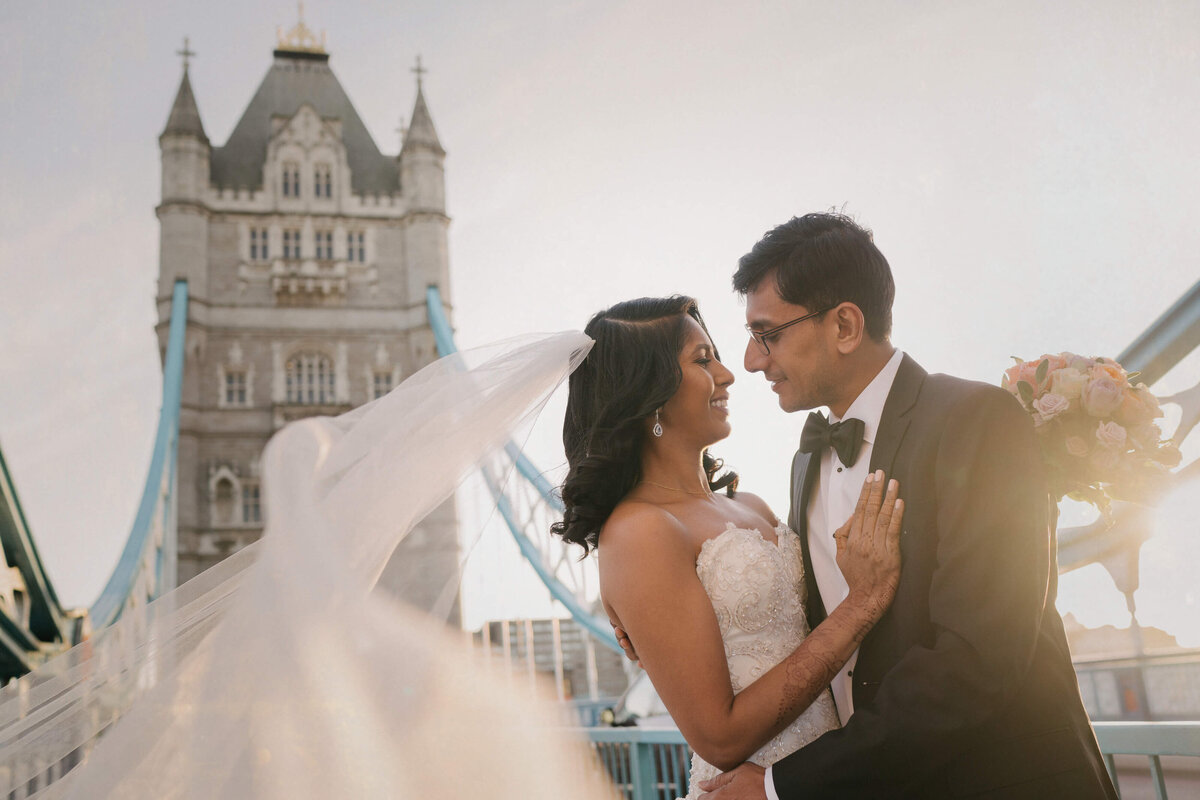 relaxed and natural london wedding photographer-44