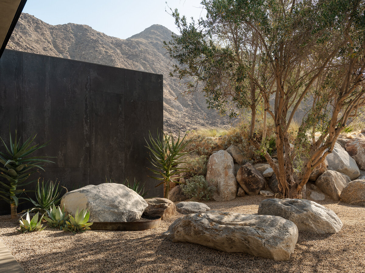 Palm Springs architect designed indoor outdoor living area in Desert Palisades.