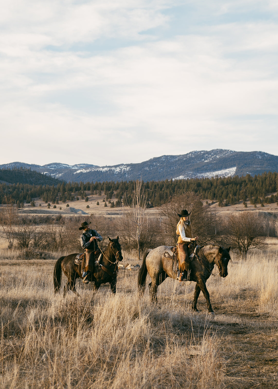 presley-gray-photo-montana-western-ranch-couples-photoshoot-1936