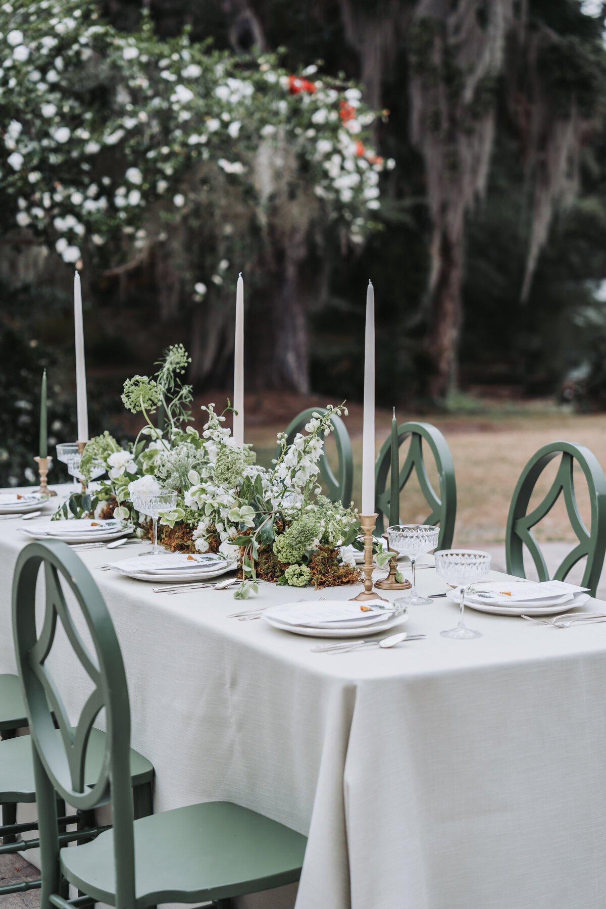 Green organic wedding table decor