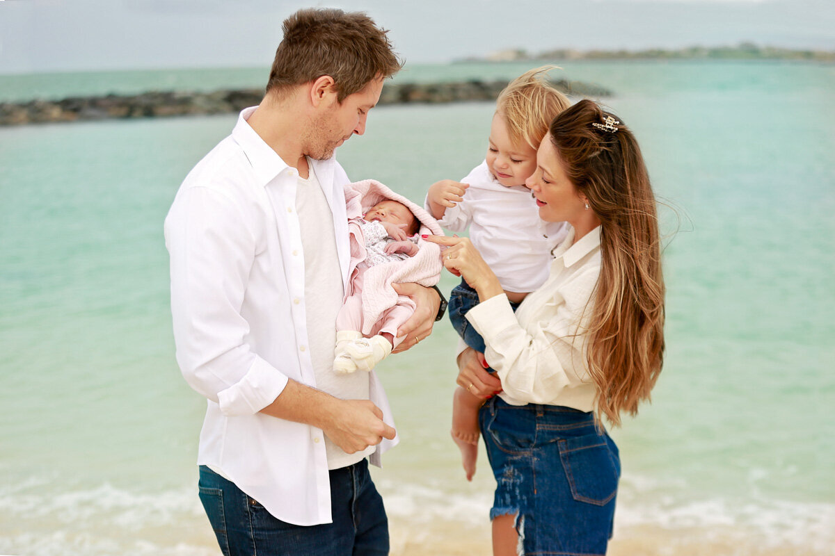 young-family-by-the-beach