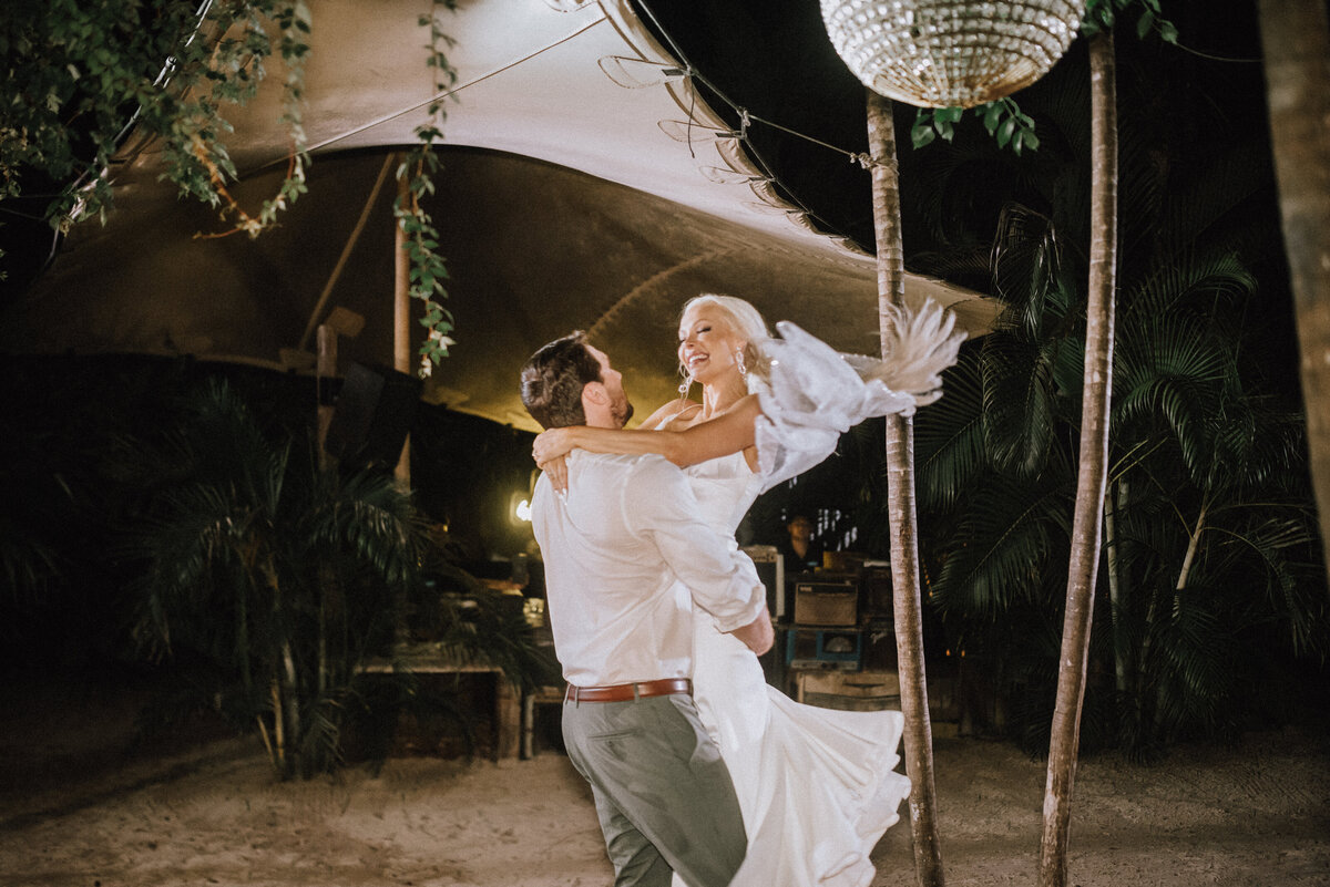 Ambar + Alejandro with Tulum Wedding Photos-02-1089
