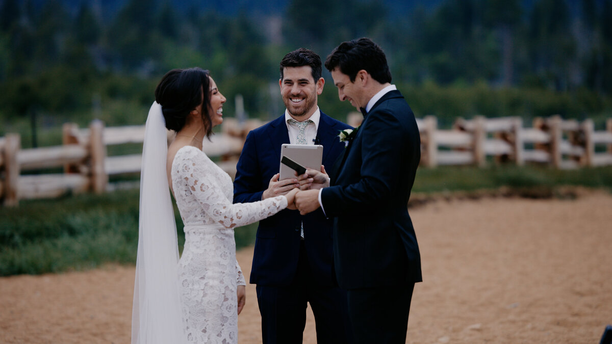 Jessica+Michael_3-5 Mins Highlight_V1_Color.00_01_12_18.Still003
