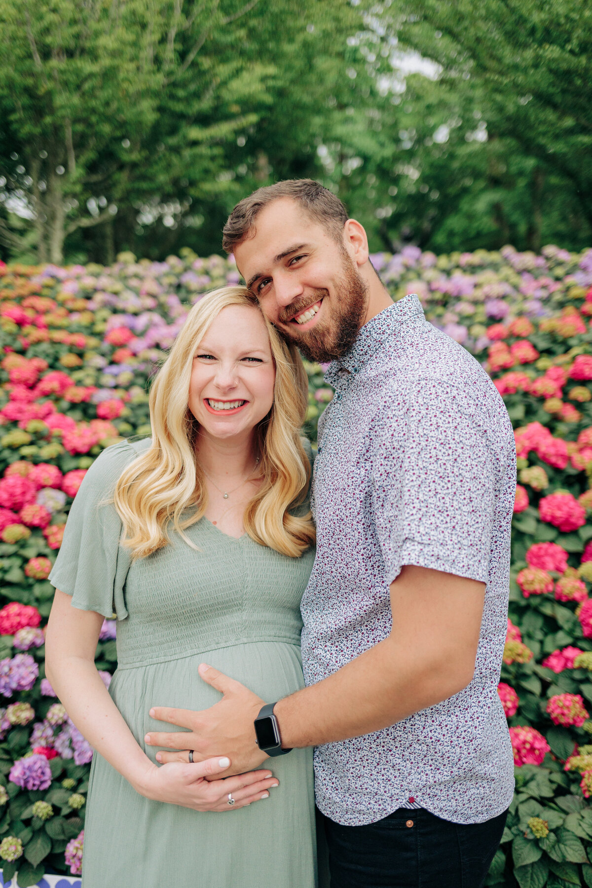 Asheville Maternity photo session at the NC Arboretum photographed by Asheville Maternity and Newborn Photographer Rachel Marie Photography