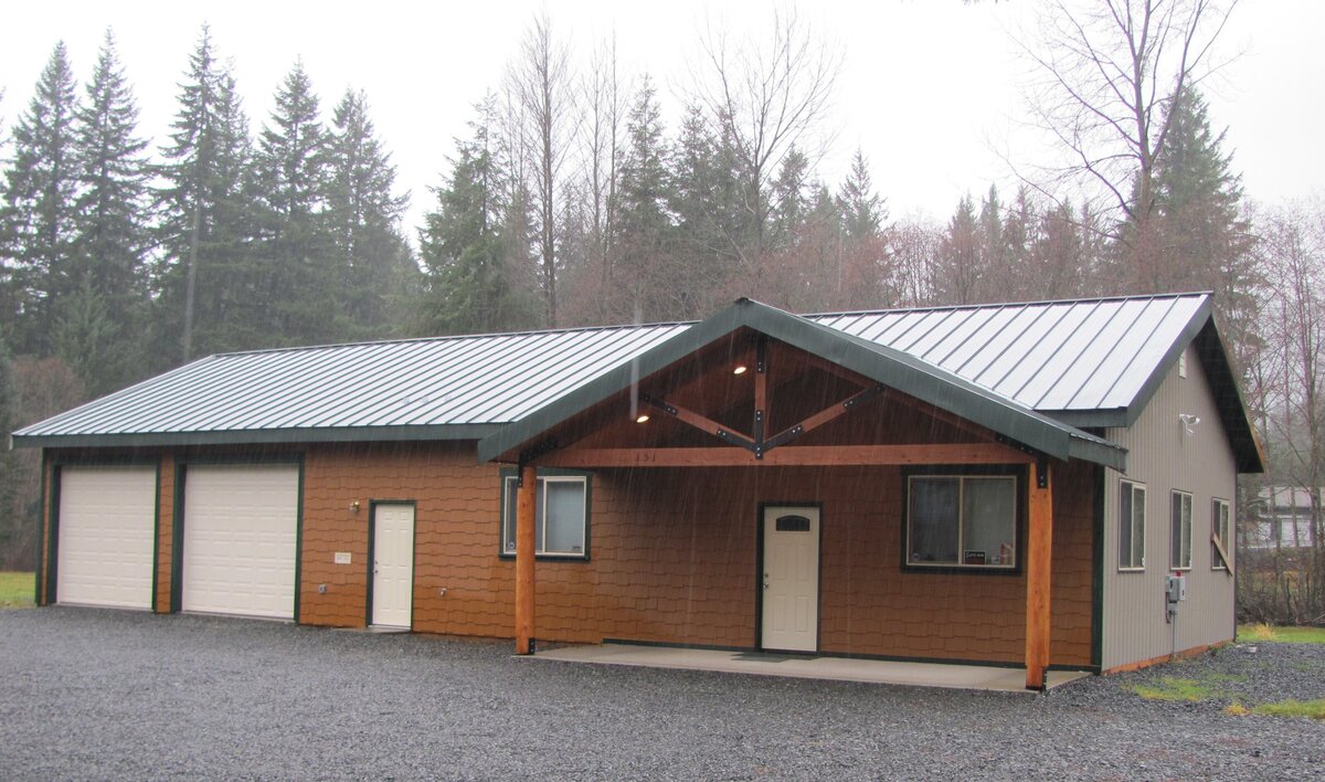 Brown Barn built by Northwest Pole Structures