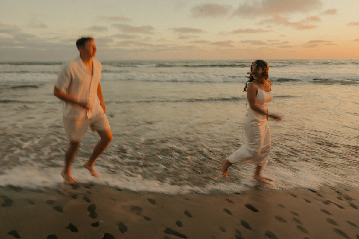 Golden hour sunset engagement-San Diego cliffs-Janelle-Aloi_11