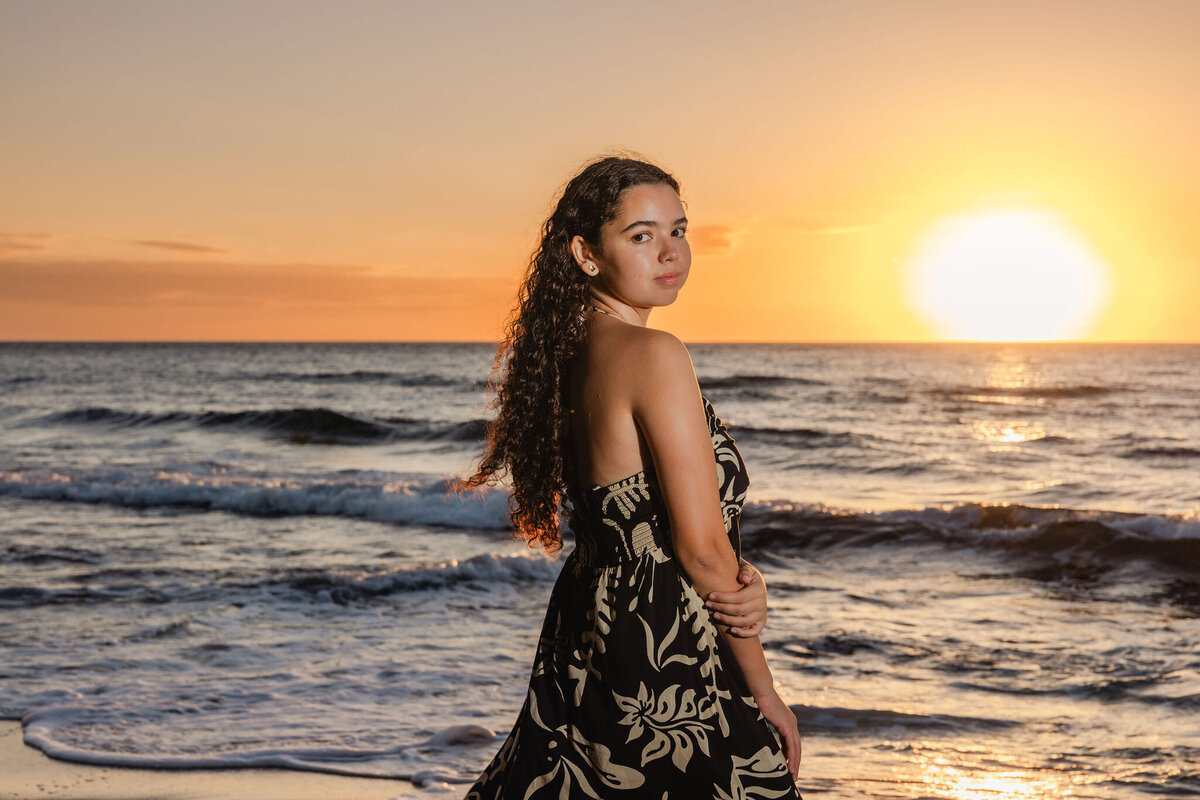 Senior-Photos-Kukio-Beach-Hawaii (20)