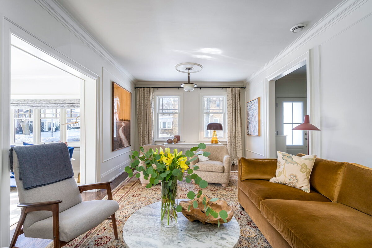 22-web-or-mls-8_007_Living Room