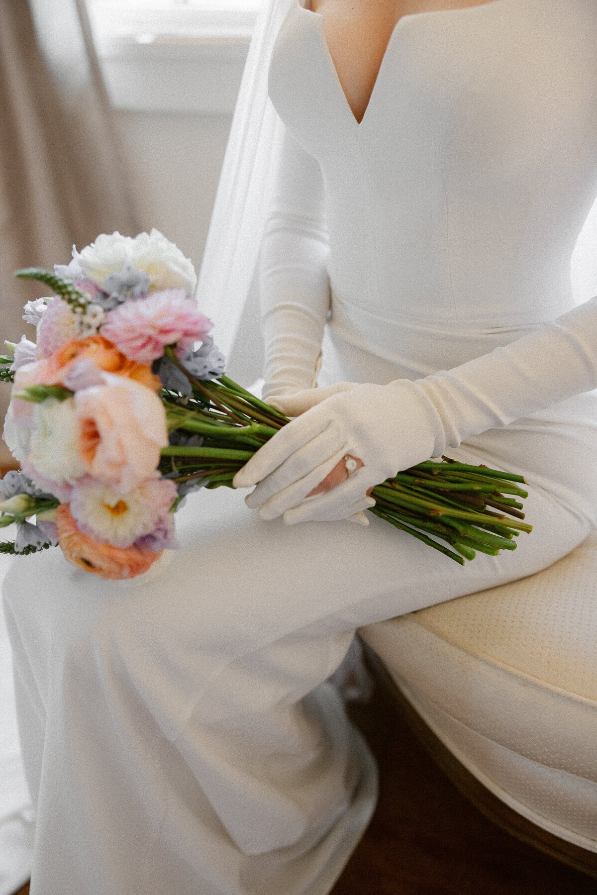 bride-gloves-with-ring-exposed-detail-shot-ct-wedding