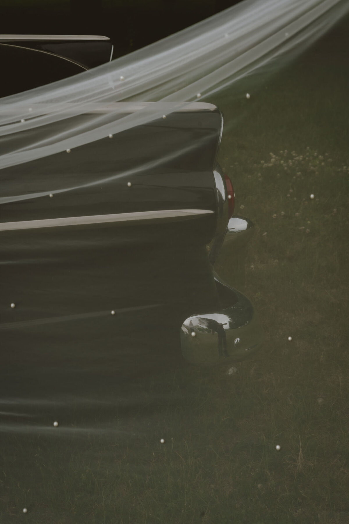 Classic Neutral Michigan Wedding Photographer-10