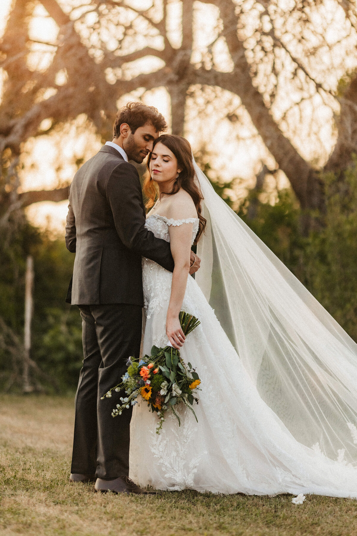 bride-and-groom-at-stonehouse-villa