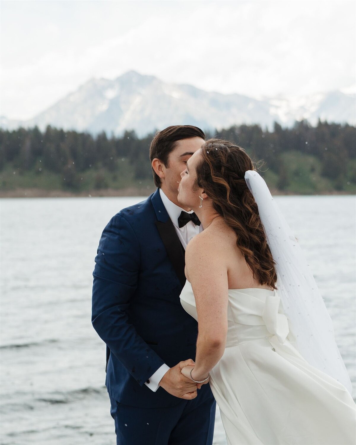 emily-leon-diamond-cross-ranch-wedding-first-look-nicole-lenia-kiser-imagery-27_websize