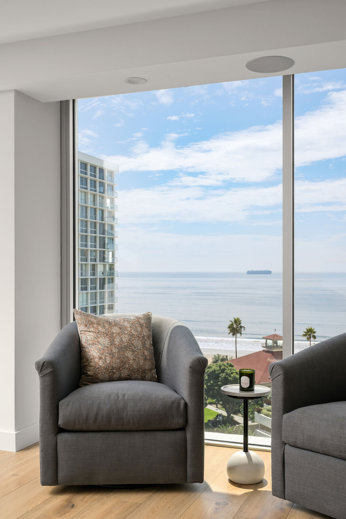 09-22-25_B56_1710AvenidaDelMundo8339