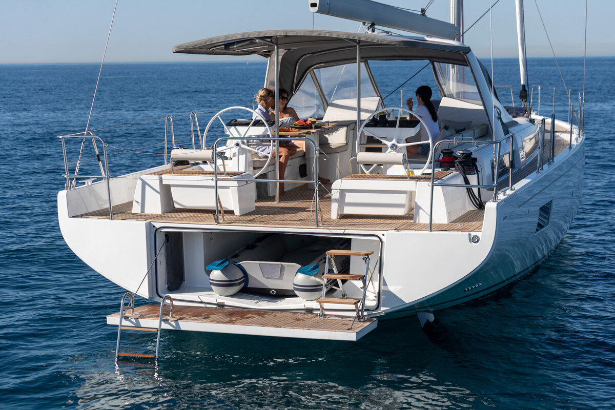 beneteau-oceanis-yacht-51-exterior-8