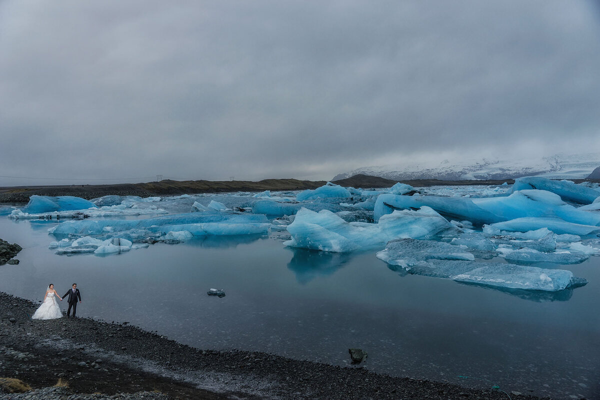 Iceland elopment or prewedding session