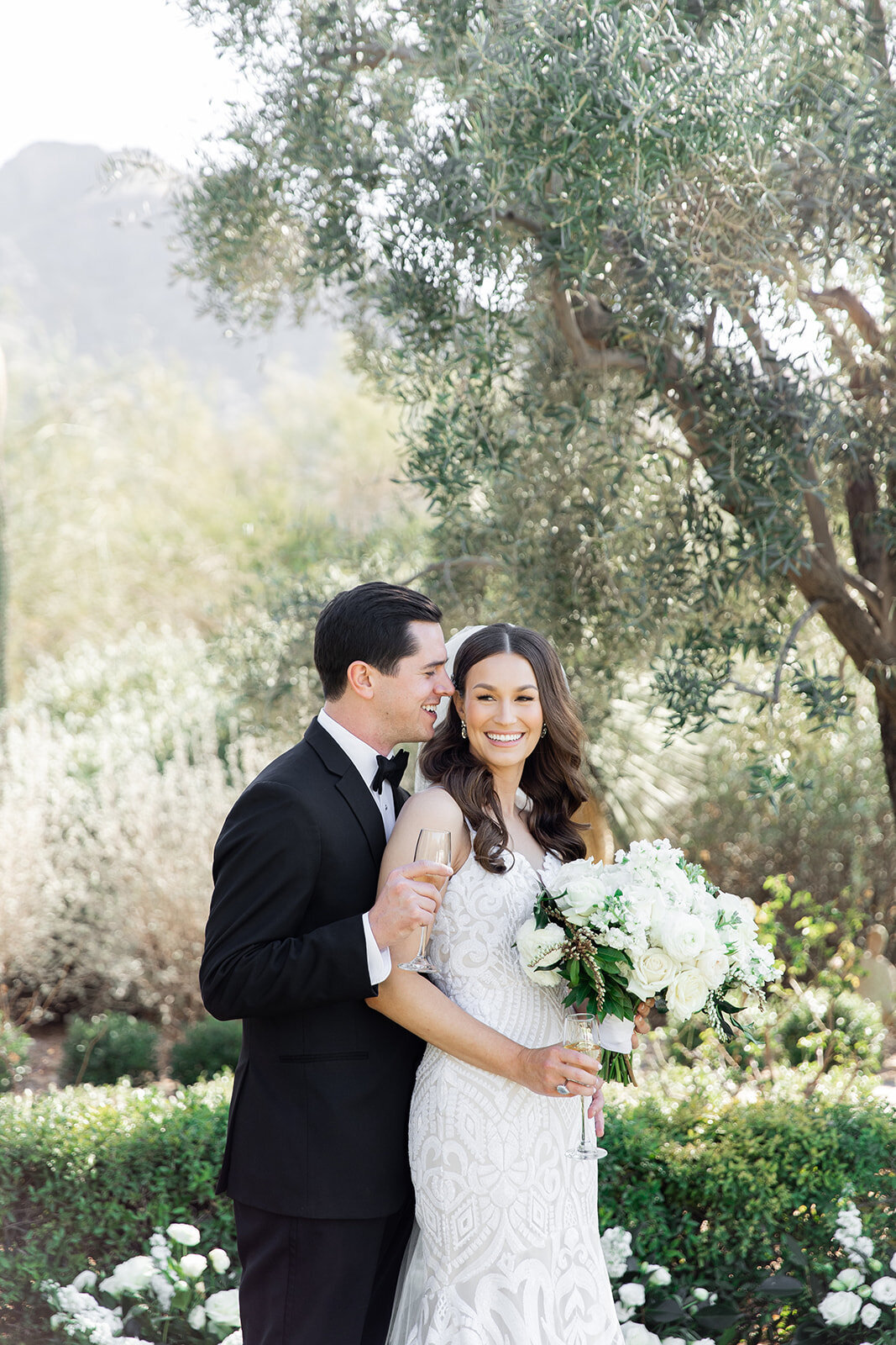 Karlie Colleen Photography - Hannah & Matt - El Chorro Wedding_ Paradise Valley Arizona - Revel Wedding Company-111