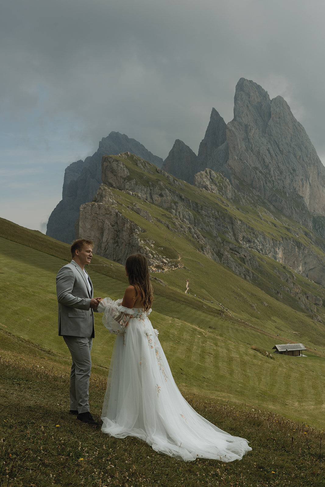destination-wedding-elopement-photographer-italy-dolomites-seceda-documentary-tanya-davids-photo-film-17