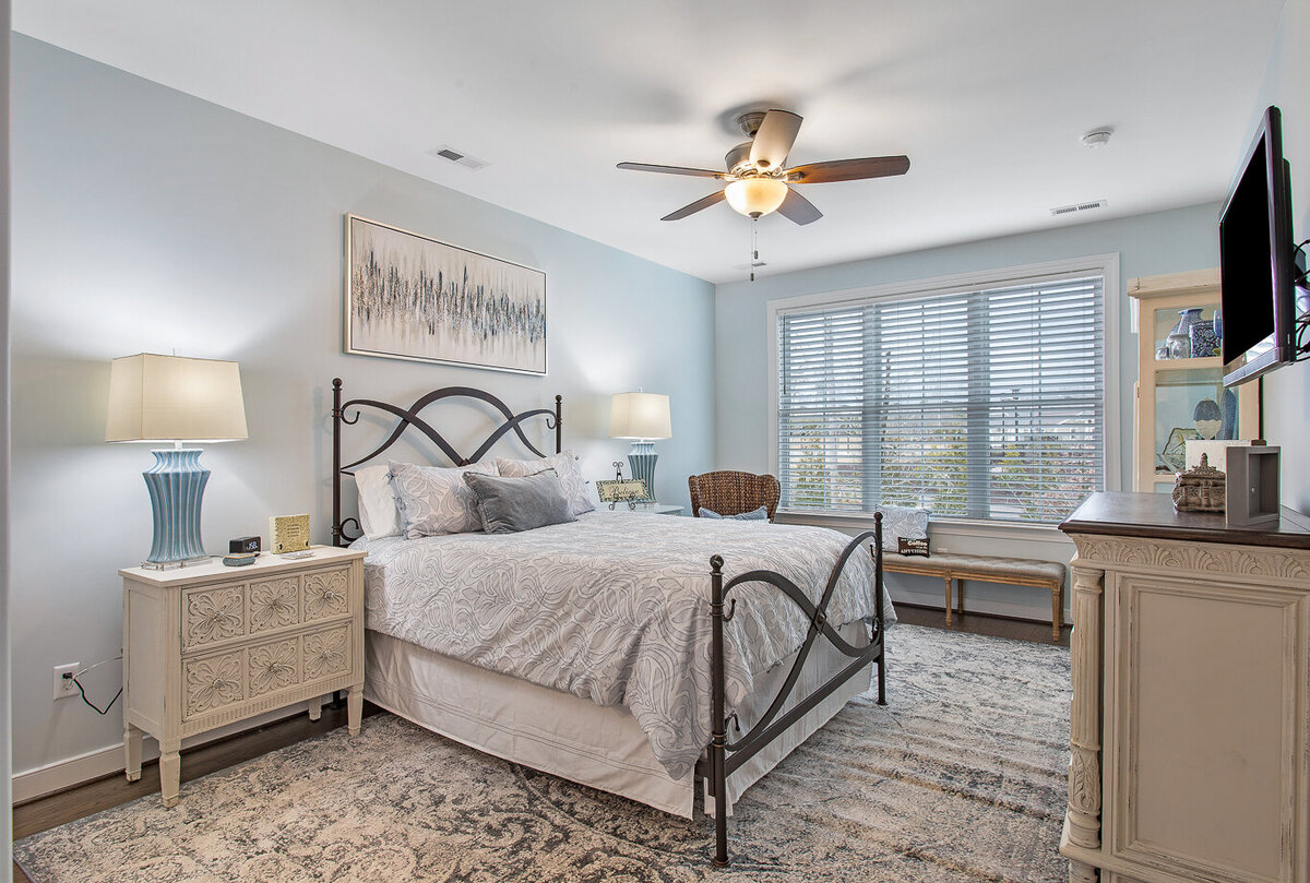 19-Master Bedroom