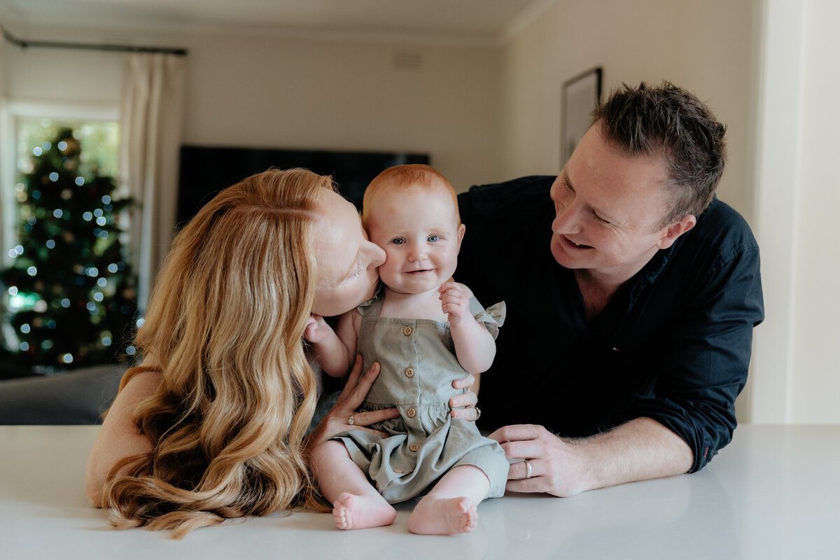 Mlebourne-Family-Photographer-Mentone-Lifestyle-Family-Photos-Tess-Daniel-Adeline-20