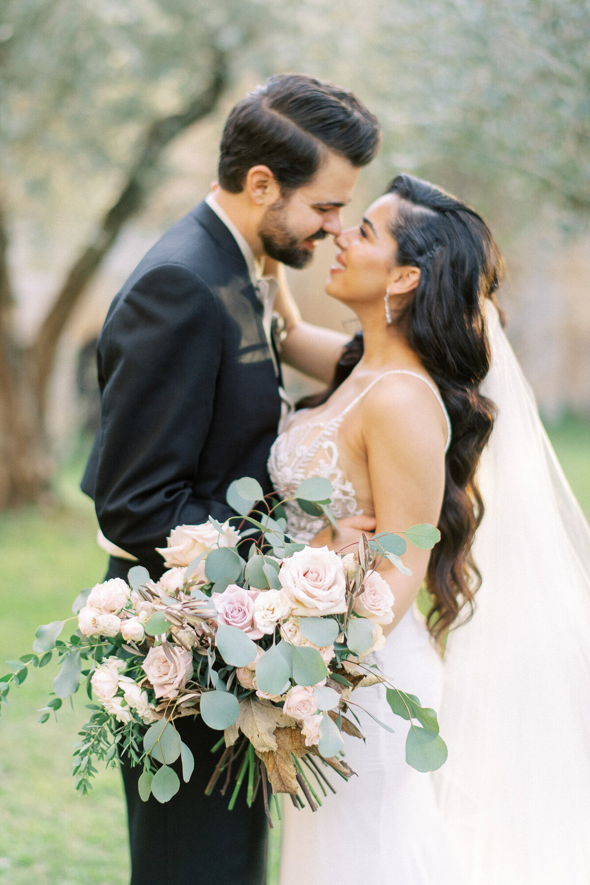 Maïlys Fortune Photography Husband Wife Wedding Weddings Photography France Switzerland Italy Timeless Dreamy Imagery Bilingual French English Destination Weddings Destination Wedding Provence French Riviera Paris Lake Como Tuscany115