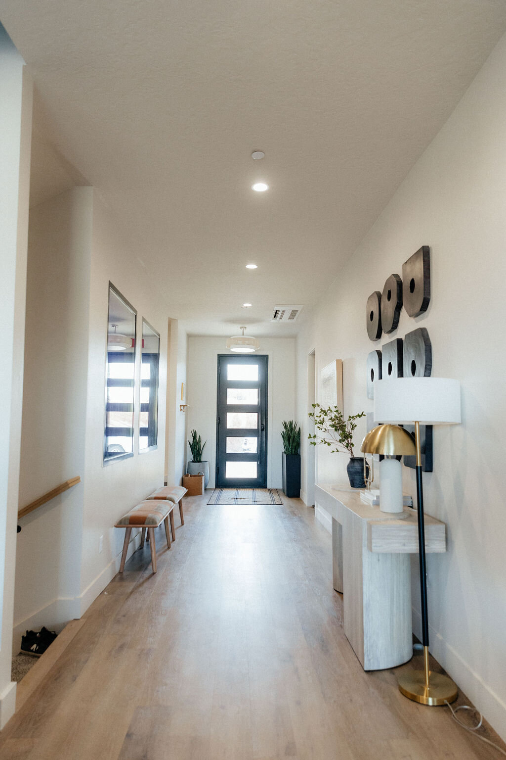 Beezah_FrankiesPlace_ALL-240