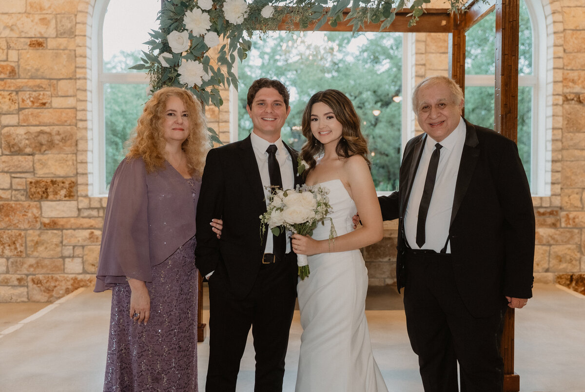 N&TWeddingPreviews-44