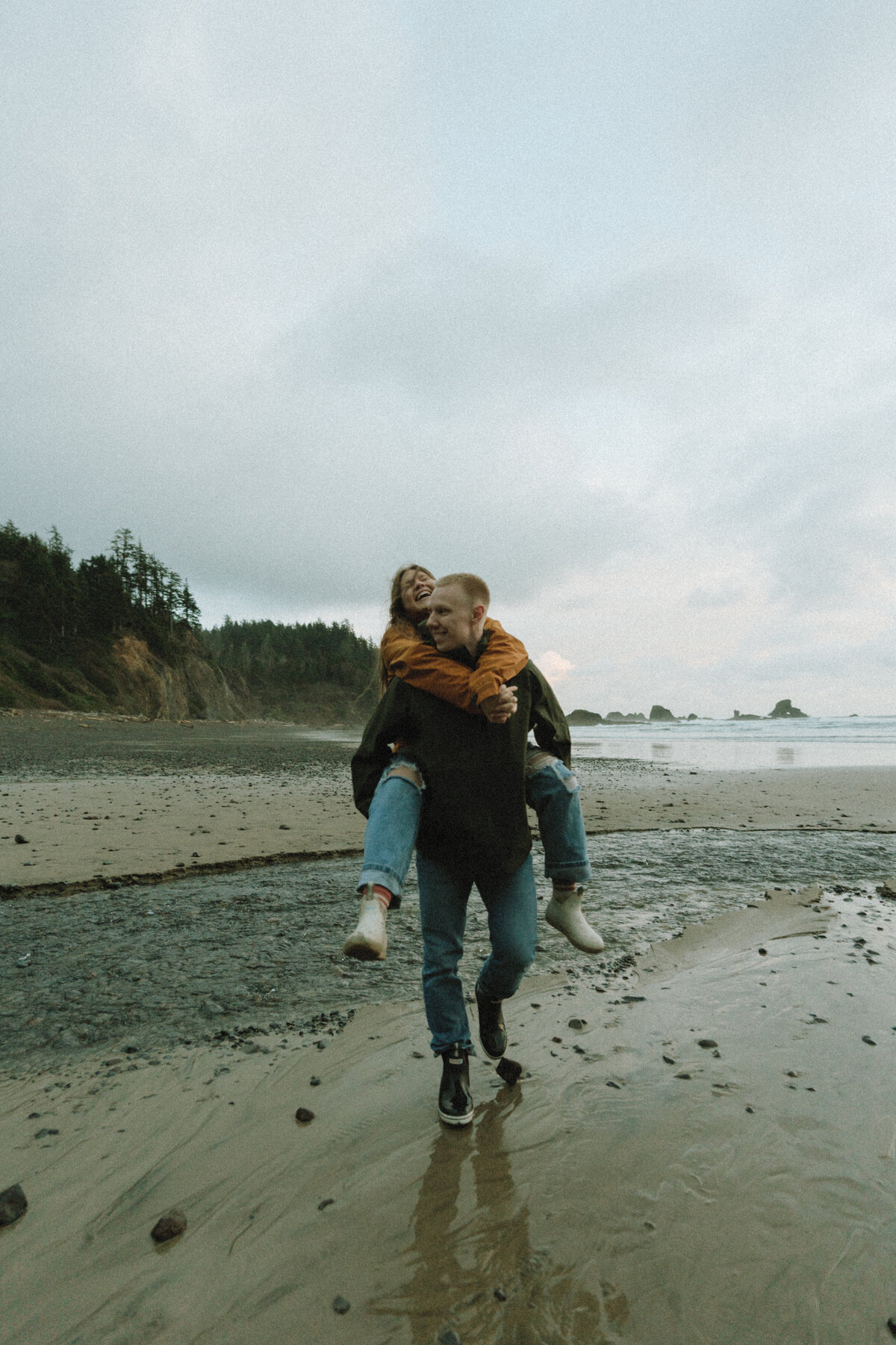 Oregon Coast Couples - lizarrietaphotography-70