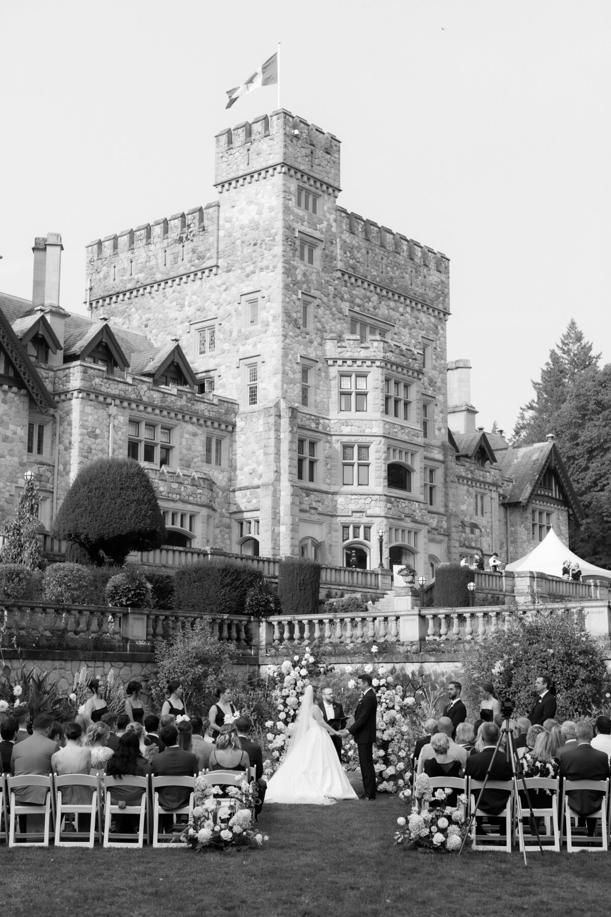 MeghanHemstra-Elegant-Hatley-Castle-Wedding-29