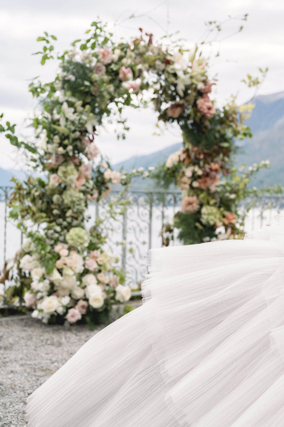 Dimos Bablis Studio Luxury Wedding Photographers Greece and Italy Santorini Wedding Villa Cipressi pastel  _047