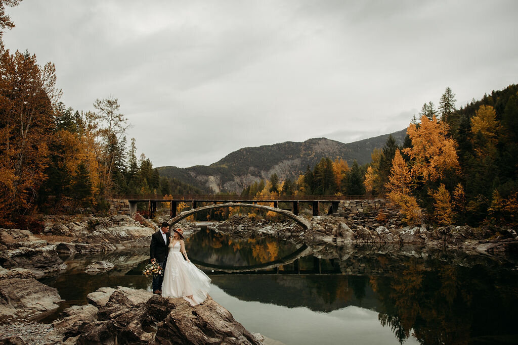 fall-elopement-fall-colors-glaciernationalparkelopement-gnp-glaciernationalparkwedding-glaciernationalparkphotographer-24