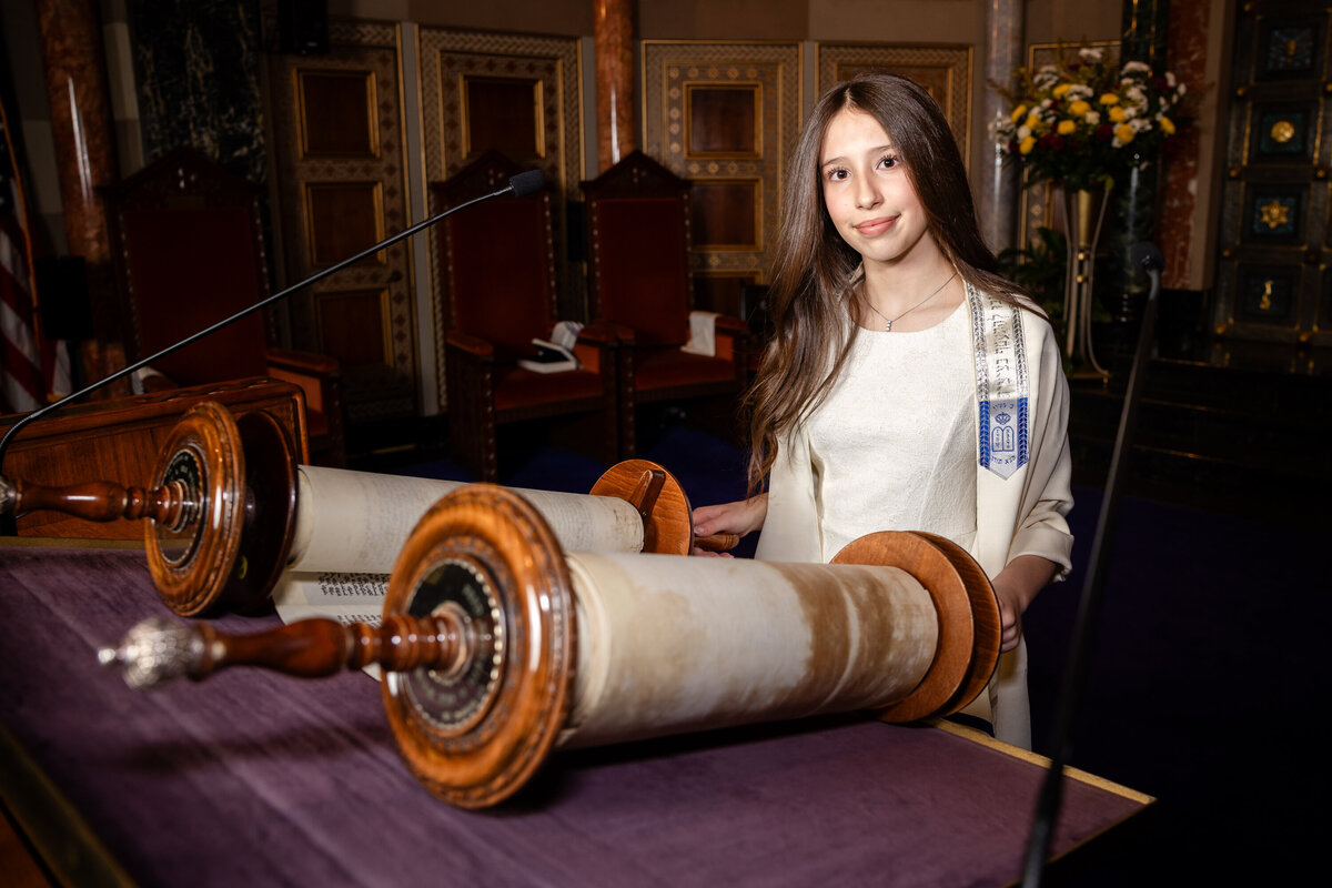 Current_Bat_Mitzvah_Ceremony_edit-Olivia-0039