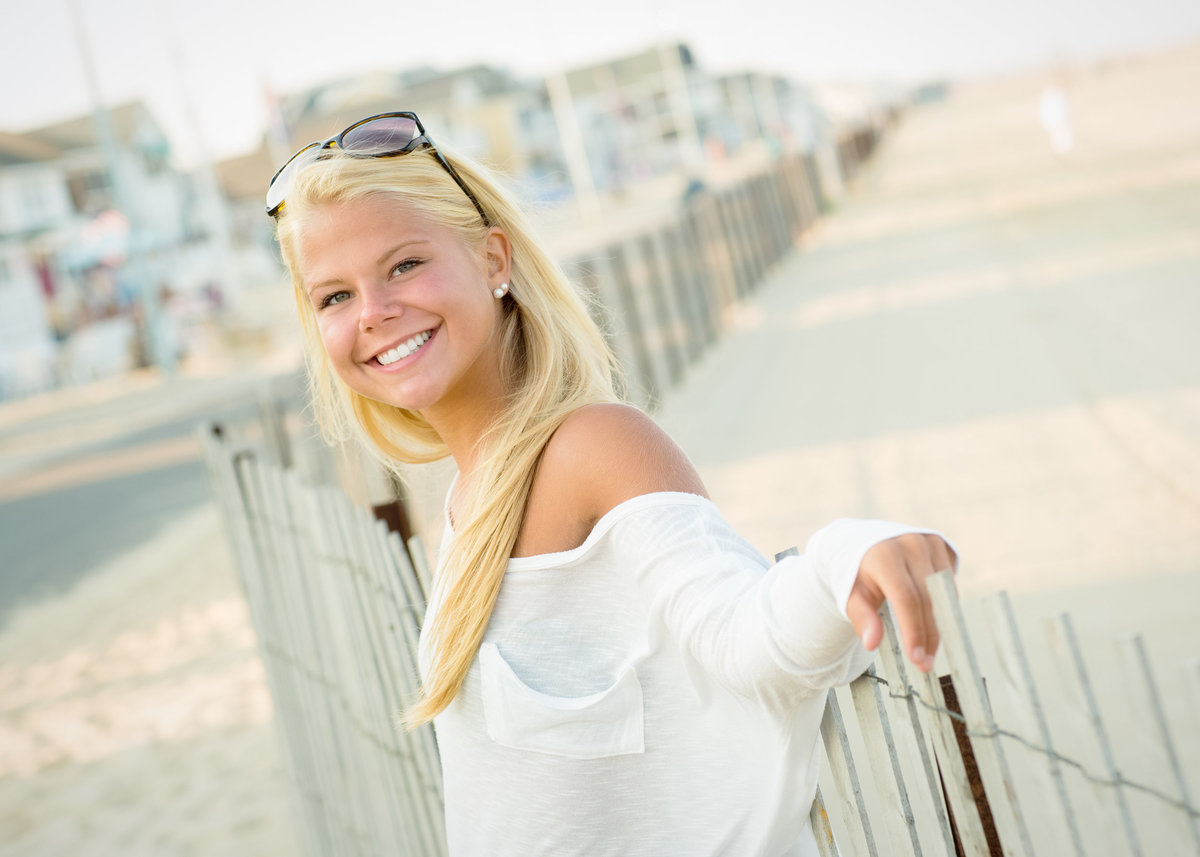 Senior girl at the New Jersey Shore for a photography session