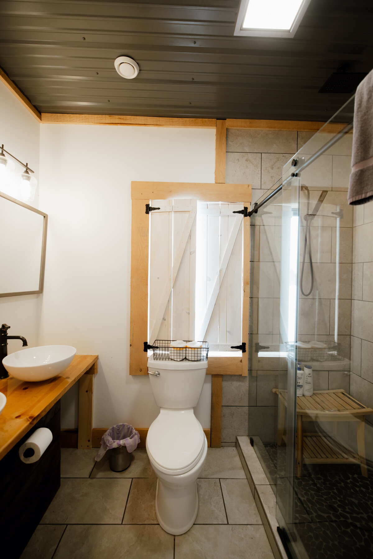Bear-Ridge-Destination-barndo-suites-rosie-photo-video-64