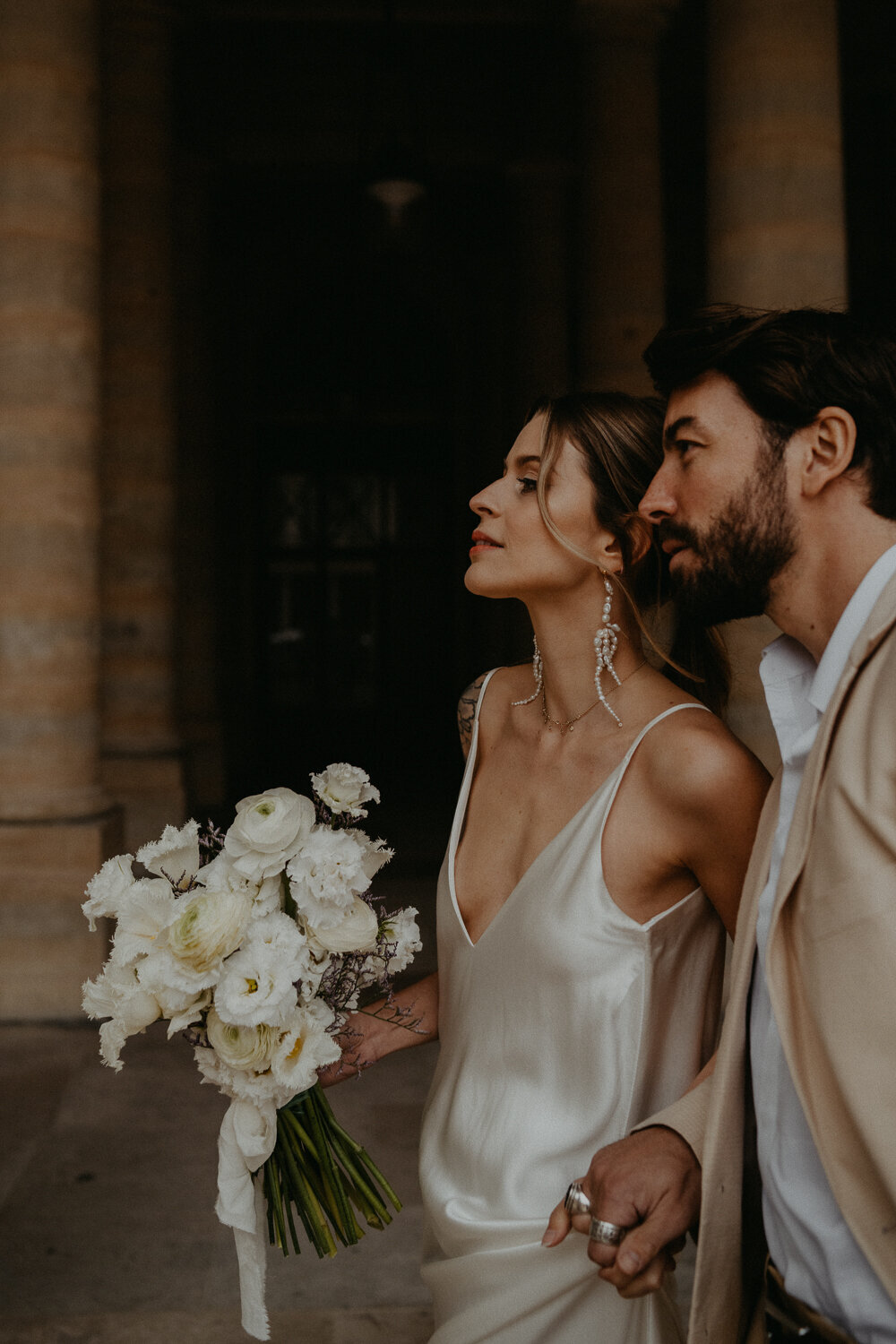 Hochwertig-heiraten-in-Paris-in-hochzeitskleid-Alarobe-von-LeafandLace-Bridal-fotografiert-durch-Japeg-Photo-und-Film-15