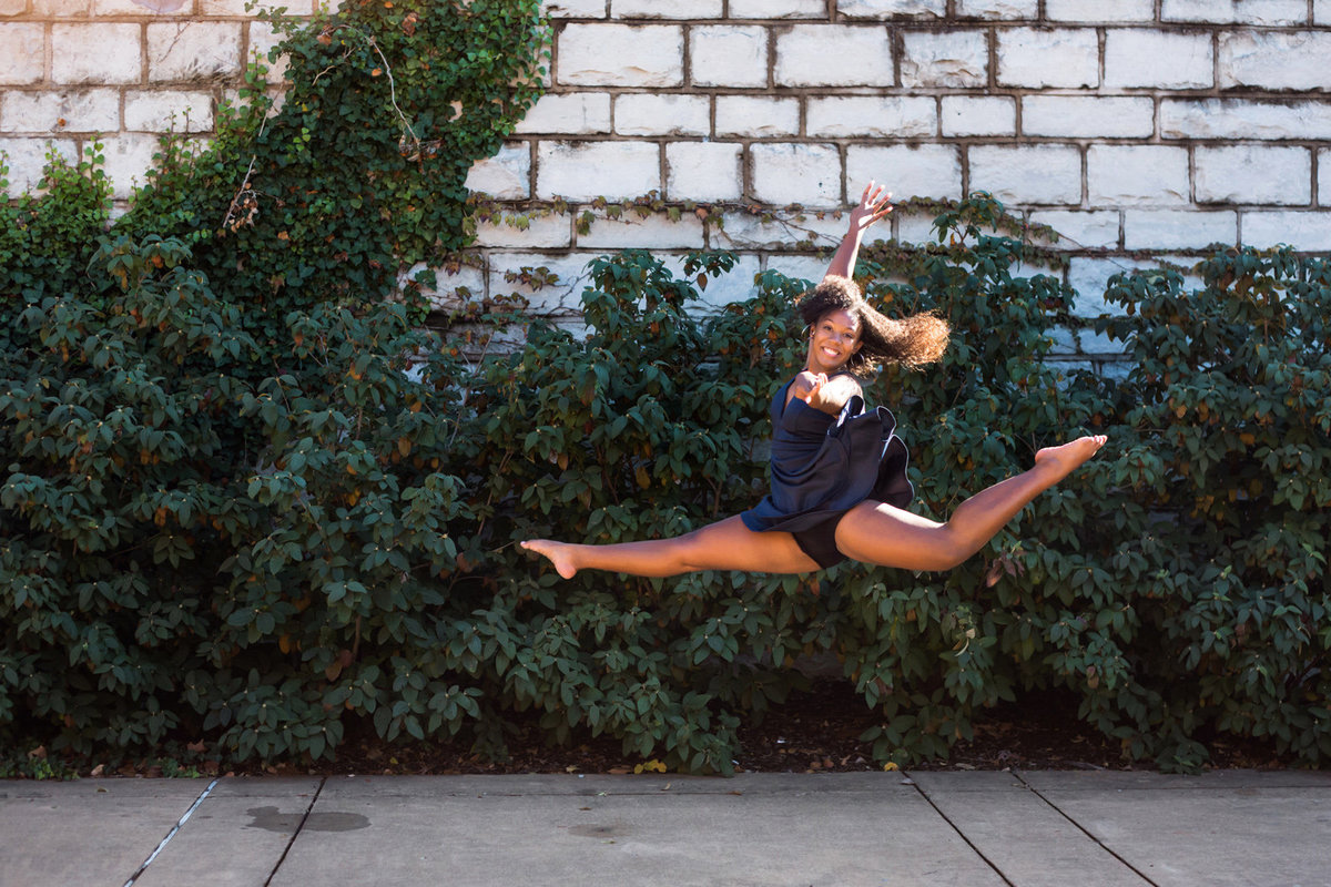 L Photographie high school senior photos Forest Park dancer 53