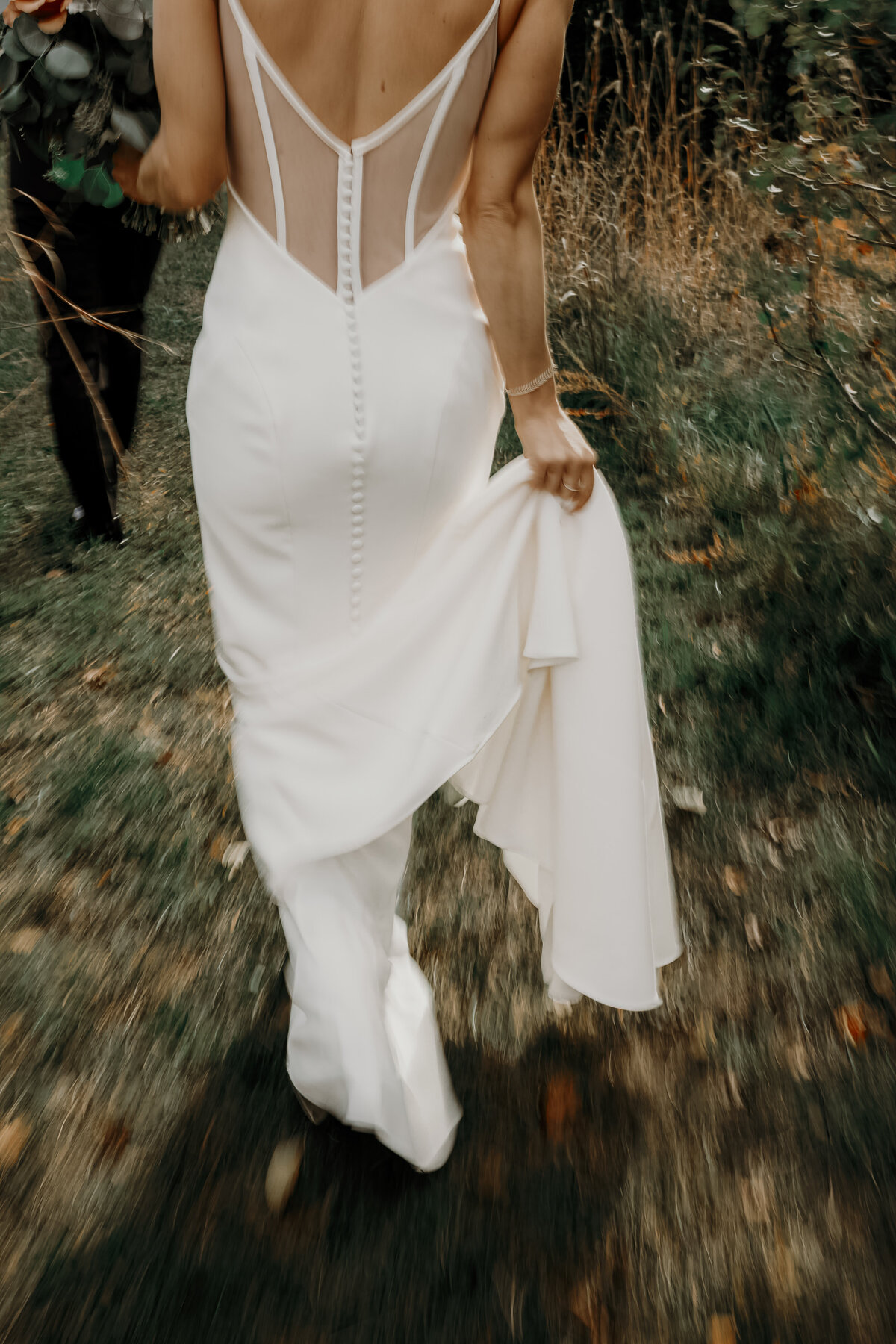 Moody-Natural-Wedding-Outdoors