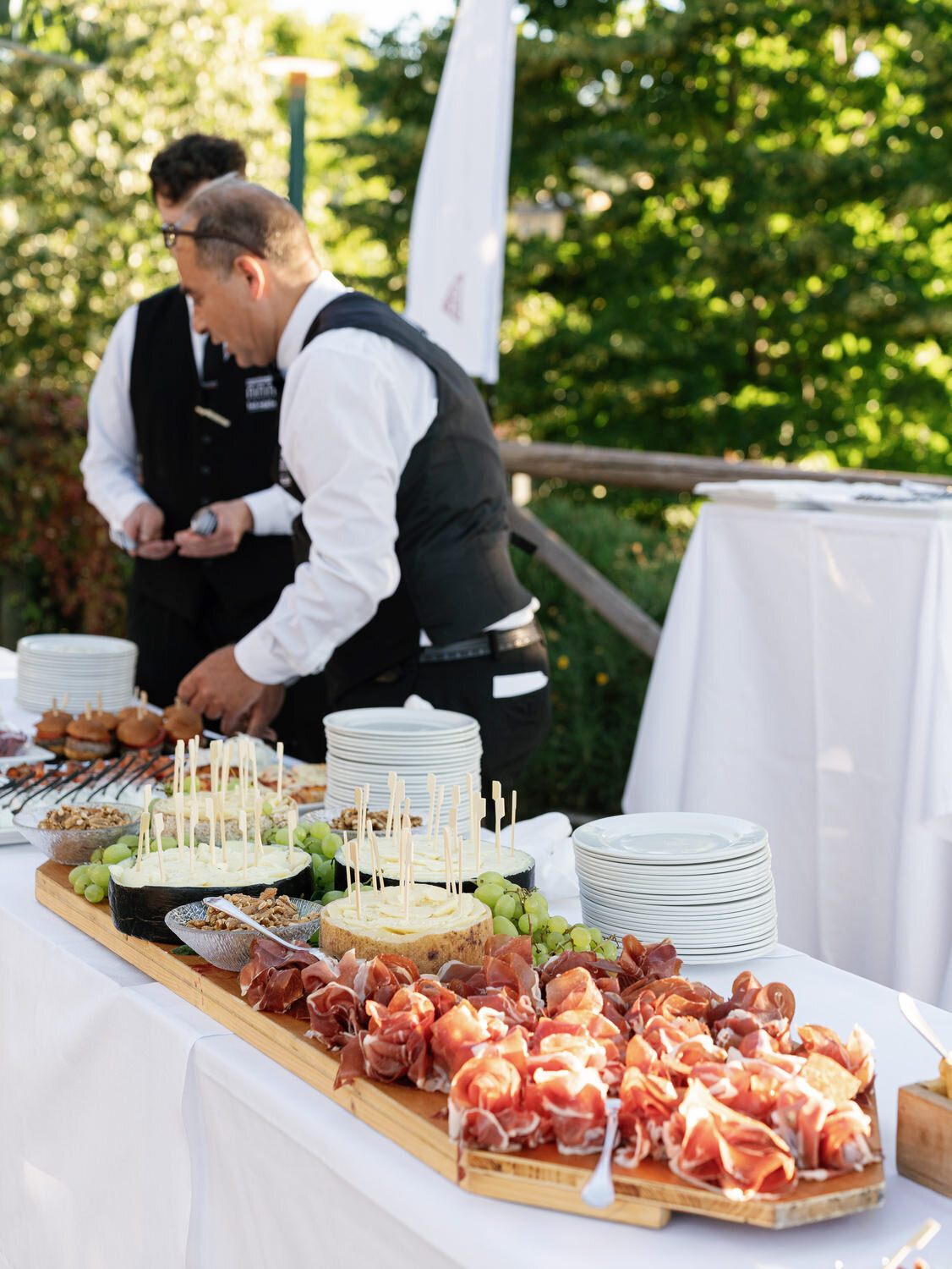 11-Tuscan-Cheese-and-Cured-Meats-Display