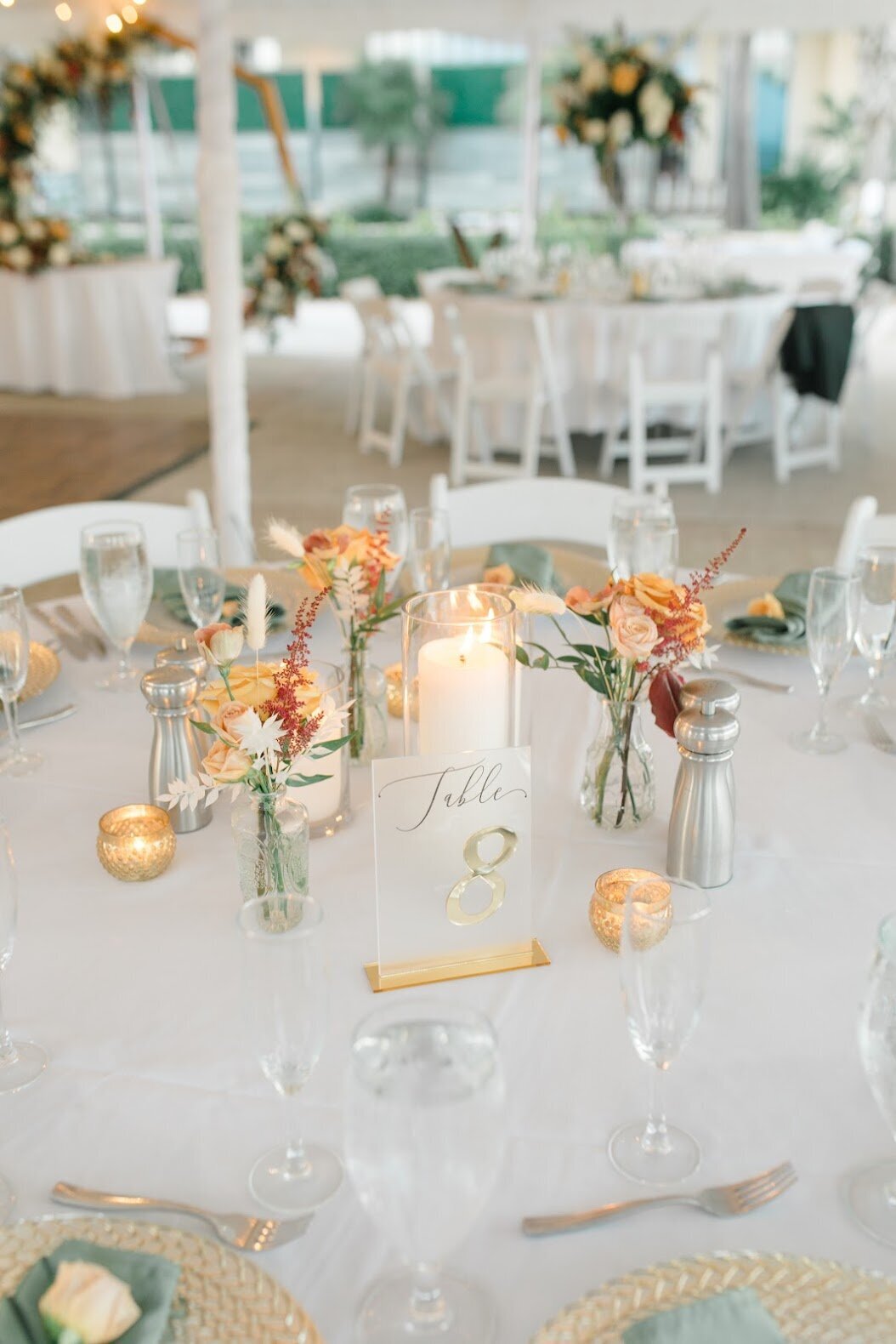 small vase center piece