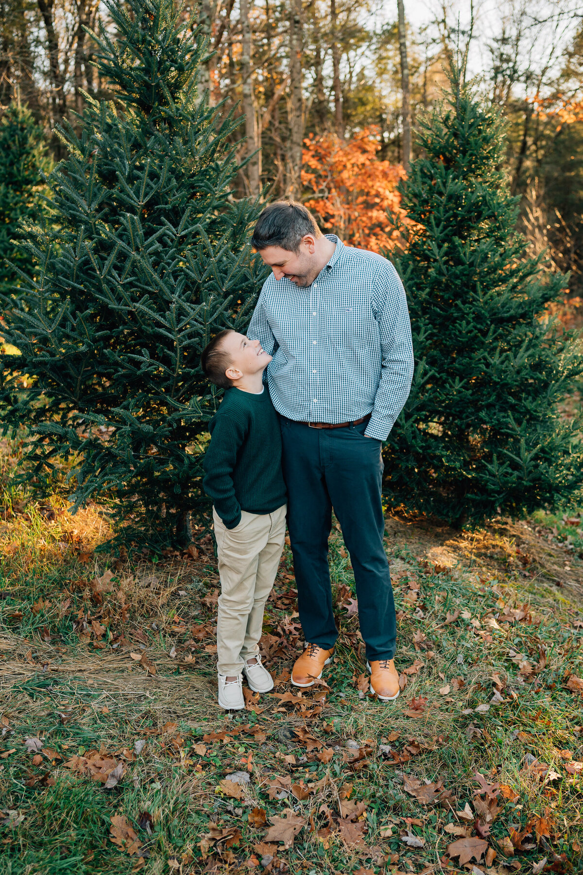 Christmas Tree Farm Mini Sessions | Connecticut Family Photographer-27