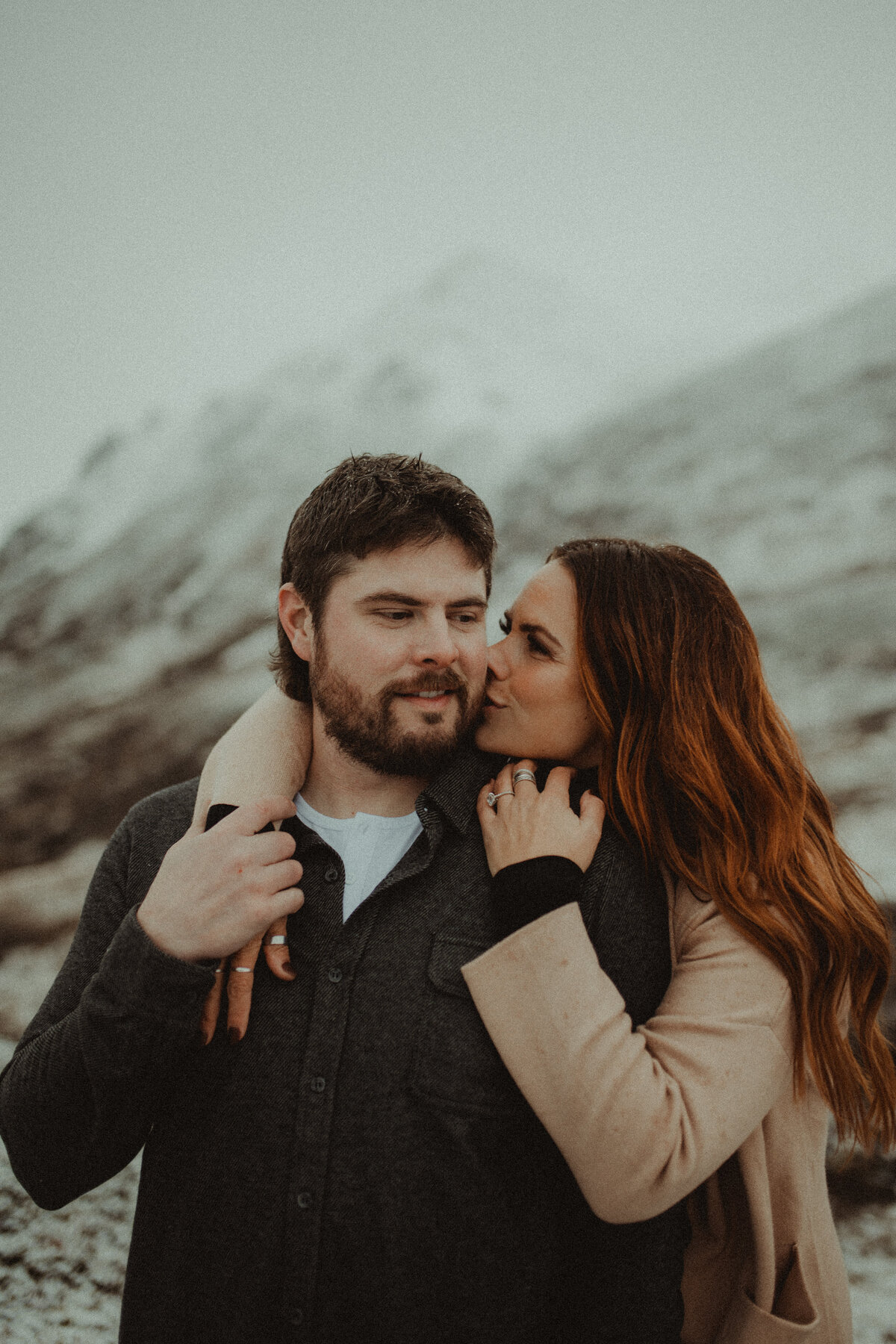 engagement winter photos in hatcher pass