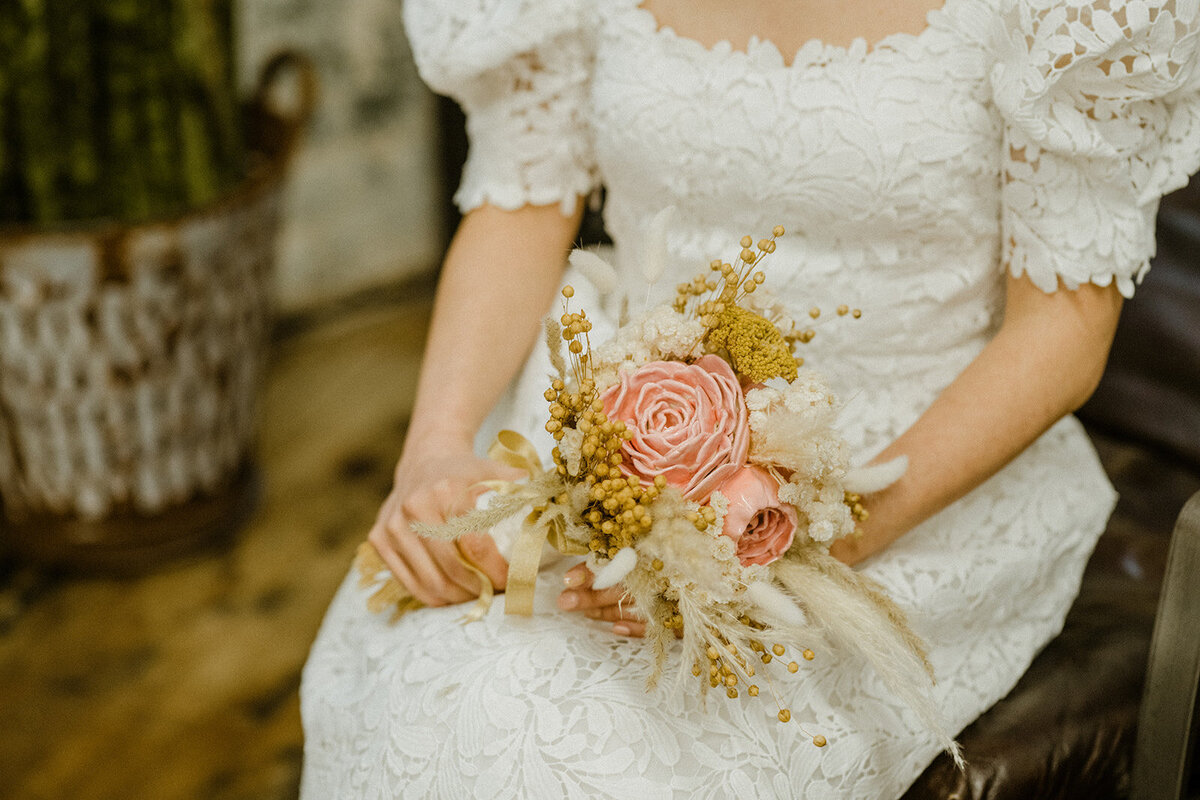 downtown-toronto-junto-studio-nontraditional-cool-modern-wedding-whim-and-willow-photo801