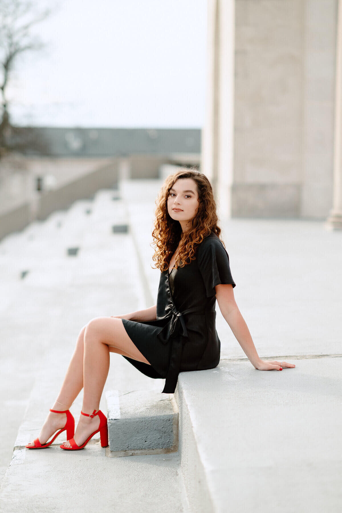 senior photographer in nashville posing a girl