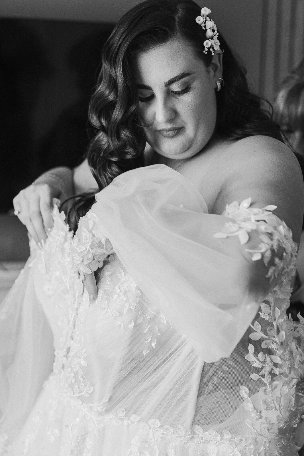 Romantic Nottingham Wedding at Newstead Abbey - Timeless Love in a Historic Setting-21