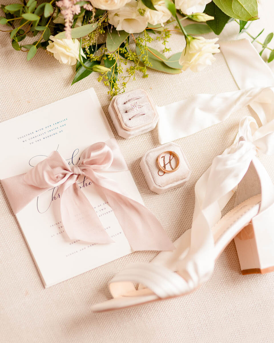 wedding-invitations-bella-belle-shoes