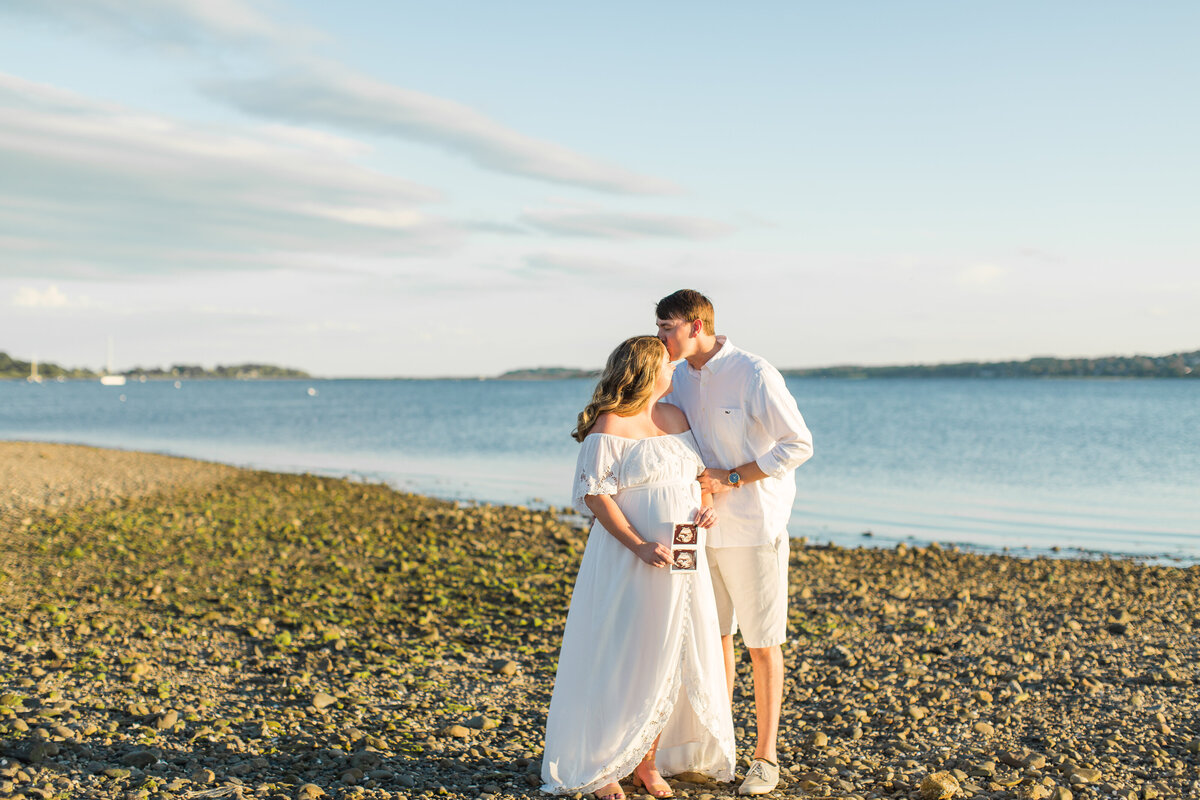 Kathryn+TylerMaternity_July2022_294346