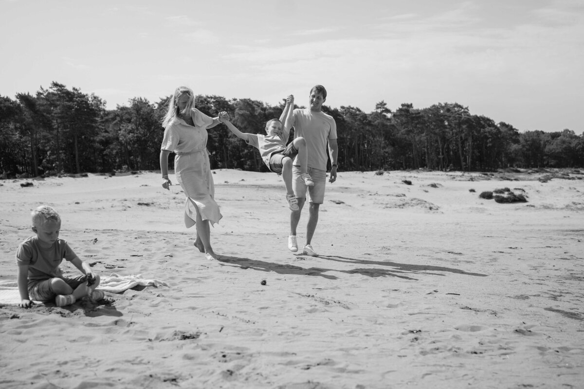 liefdevolle-gezinsfotografie-laren-duinen-leukfotografie (79 van 114)
